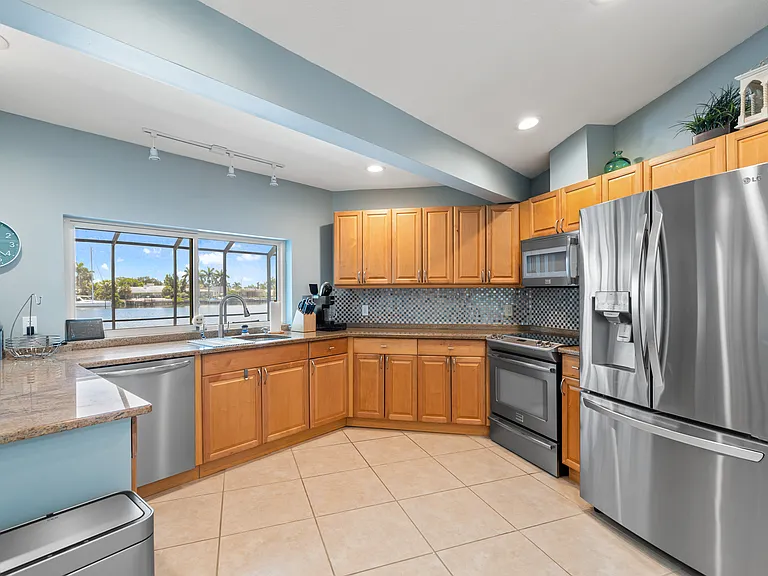 2316 S Shore Dr SE — Photo 13