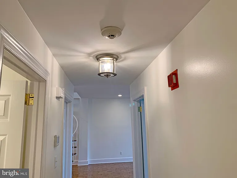 414 Old Lancaster Rd #405 — Photo 47