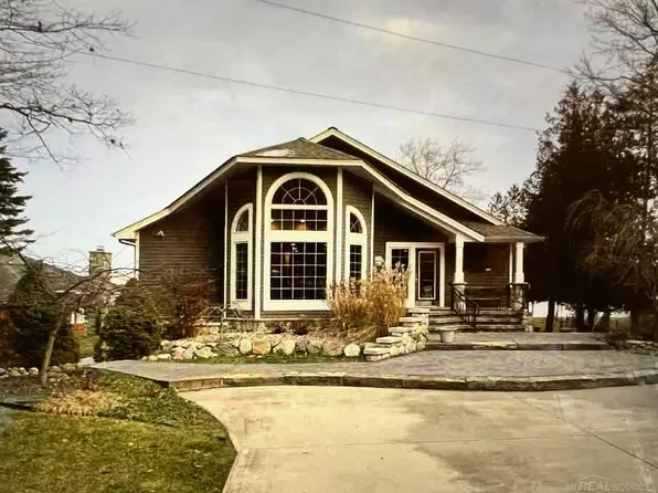 3180 Crescent Beach Rd, Manistee, MI 49660