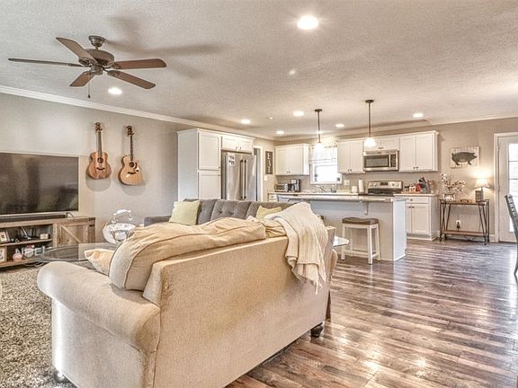 5th image of 55 Eastmont Dr