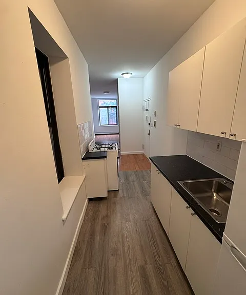 540 E 6th St #1B — Photo 5