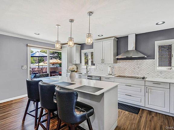 3rd image of 935 Sterling Place