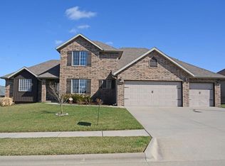 1428 S Appomattox Ave, Republic, MO 65738