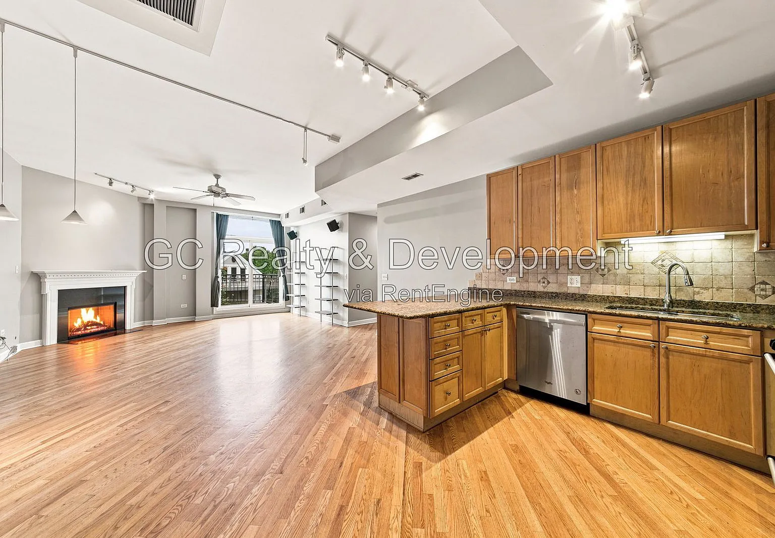 3 bed, 2.0 bath, 1500 sqft, $4,995 — Photo 3