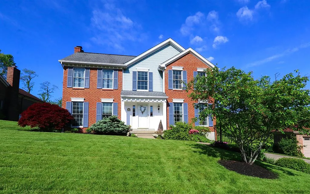 6 Raymond Ave photo 1