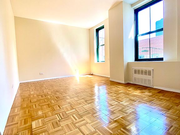 3rd image of 512 E 79th St APT 6B