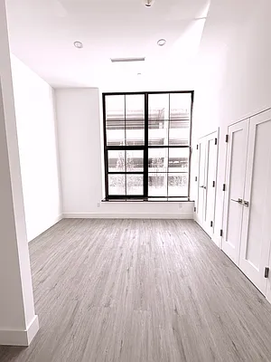 Rented by R New York | media 9