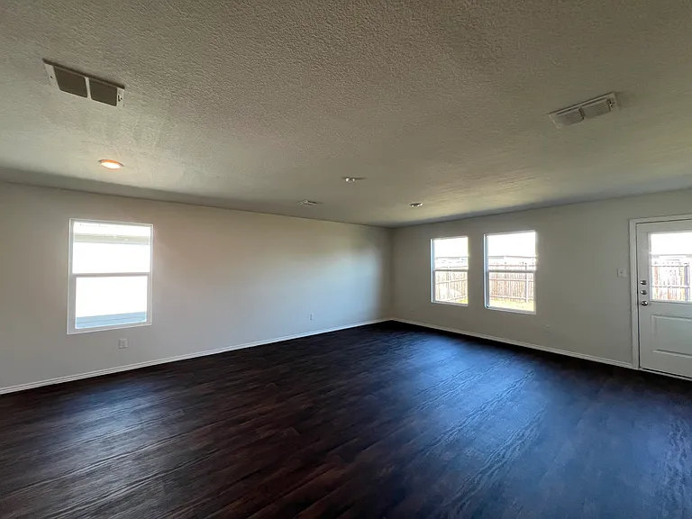 5405 Lavender Dr — Photo 13