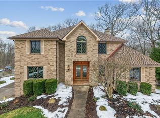 10484 Olde Villa Dr, Gibsonia, PA 15044