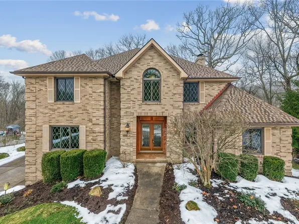 10484 Olde Villa Dr, Gibsonia, PA 15044