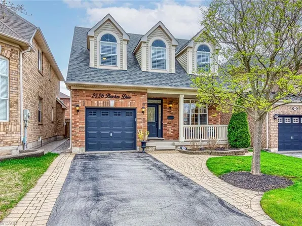 2536 Bracken Dr, Oakville, ON L6M 4R7