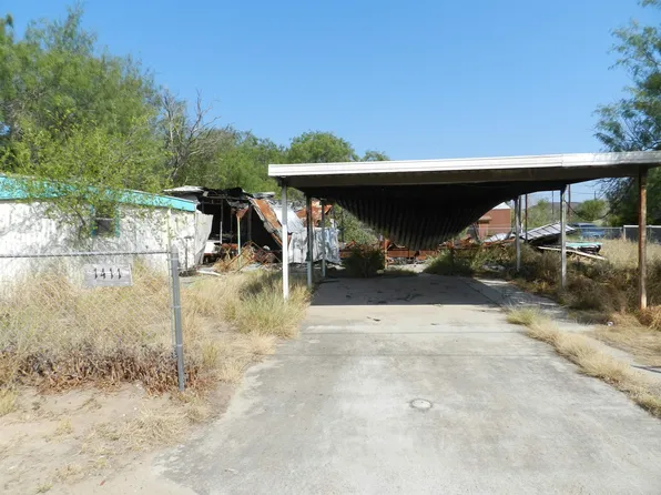 1411 Roma Ave, Zapata, TX 78076