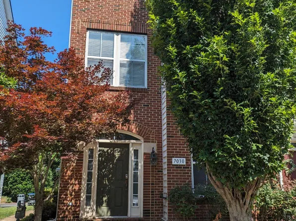 7030 Little Thames Dr, Gainesville, VA 20155