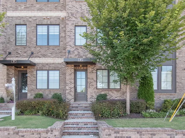 7 Newnan Views Cir, Newnan, GA 30263