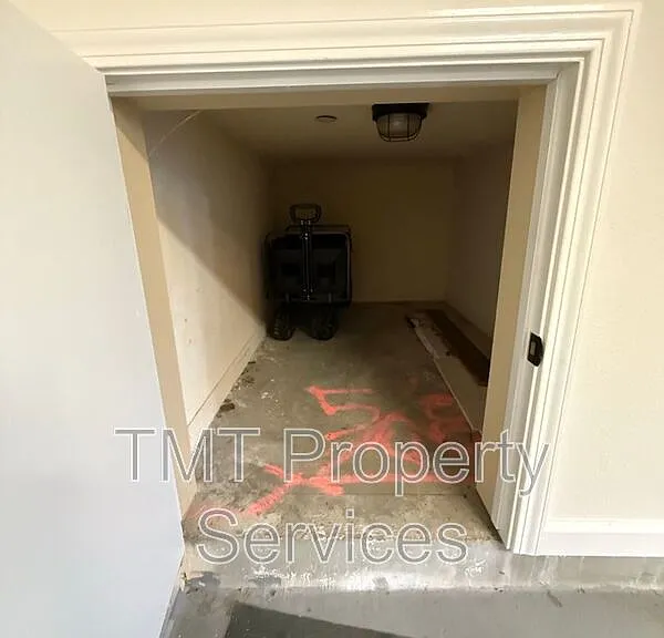 242 Lucas Ln — Photo 21