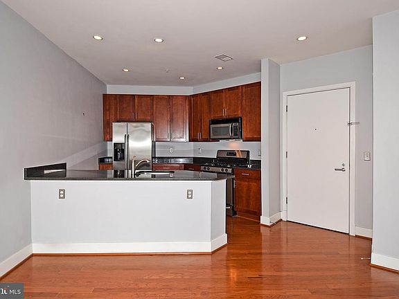 4th image of 1800 Wilson Blvd #301