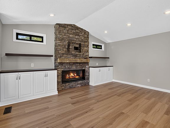 5th image of 15863 SW Baler Way