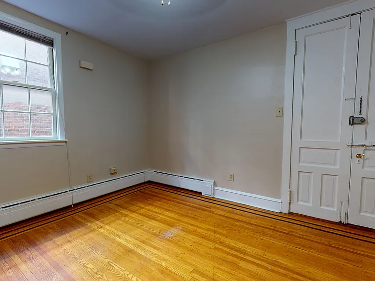 413 Pine St #2R — Photo 4