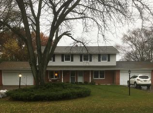 21265 Sierra Dr, Brookfield, WI 53045