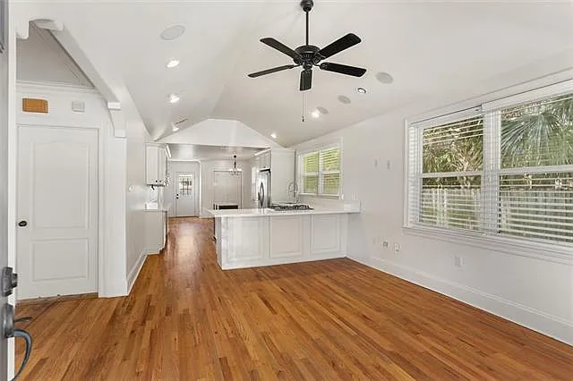 6240 Argonne Blvd — Photo 3