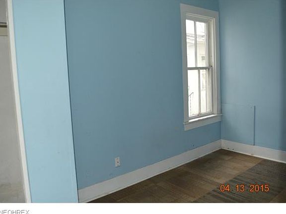 3rd image of 1526 Pearl St