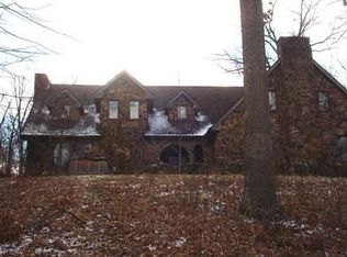 3145 S Pixley Knob Rd, Pekin, IN 47165