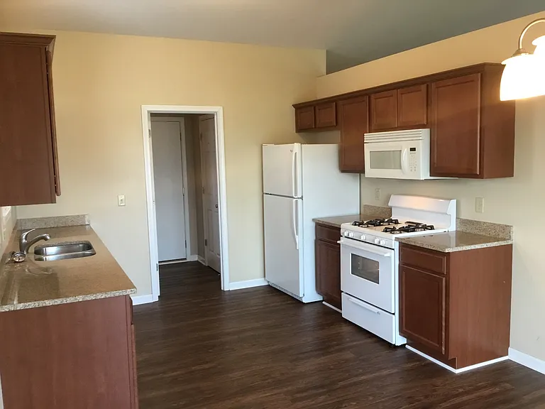 6328 Sunnybrook Ln — Photo 2