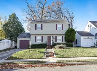 71 Woodridge Rd, Clifton, NJ 07012