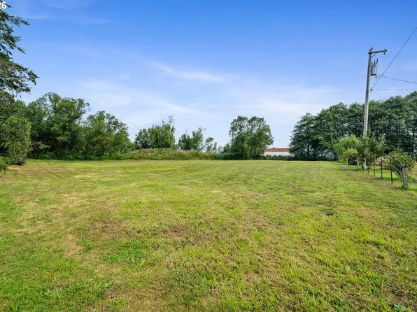 1400 Blaser Ln, Tillamook, OR 97141