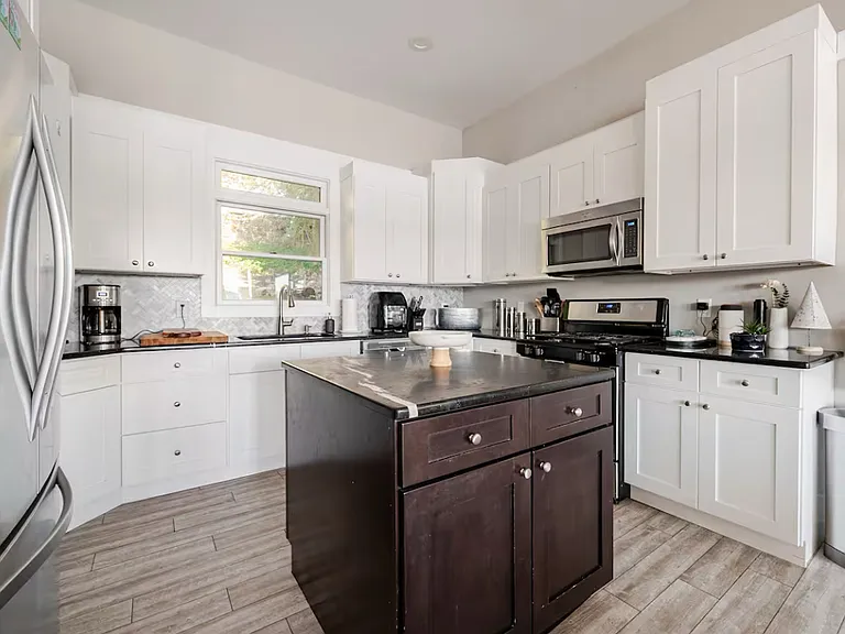 307 Lakeside Blvd — Photo 34