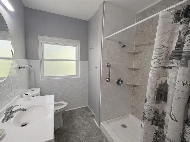 403 E Johnson Ave — Photo 8