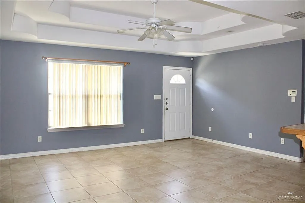 2 bed, 2.0 bath, 4466 sqft, $950 — Photo 4