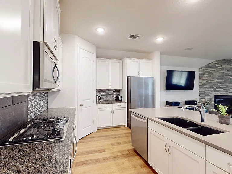 6112 Whale Rock Ct — Photo 11