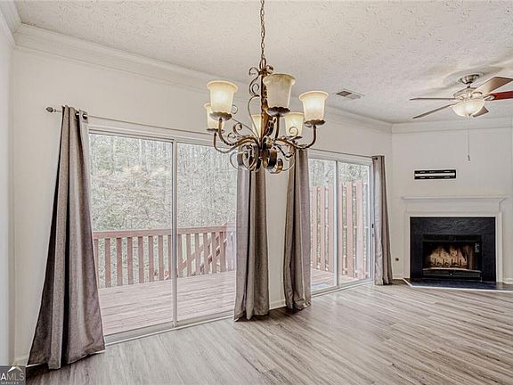 5th image of 4120 Spring Cove Dr
