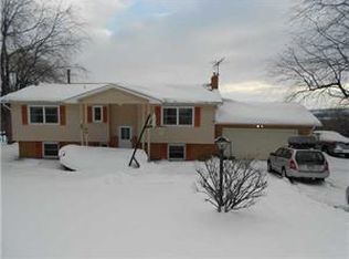 3143 Oakmount Rd, Bloomfield, NY 14469