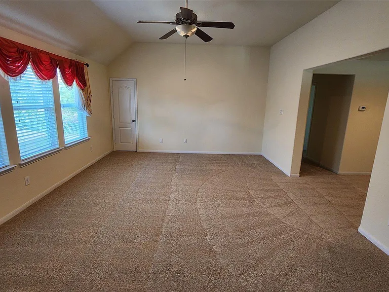 2318 Nashmor Dr — Photo 24