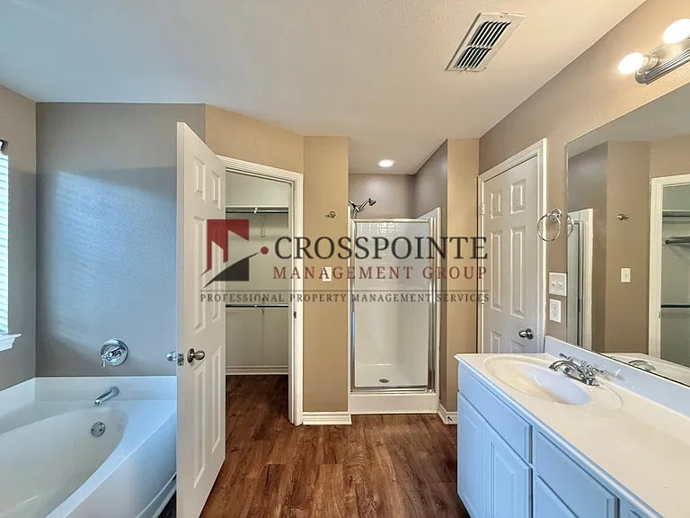 15919 Brittain Ct — Photo 9