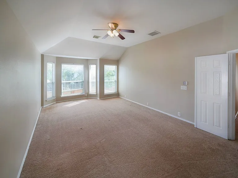 4736 Green Bluff Dr — Photo 33
