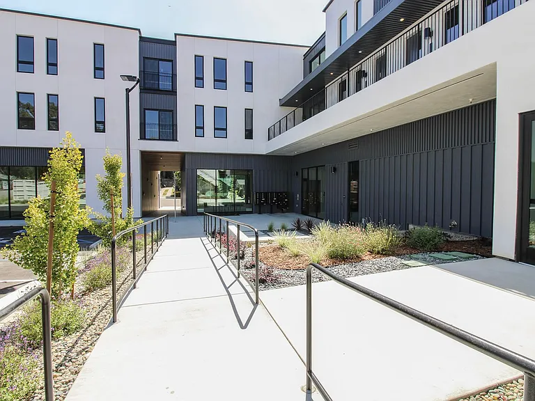 Newly Built Luxury Apartments in San Luis Obispo "Little Italy" — Photo 51