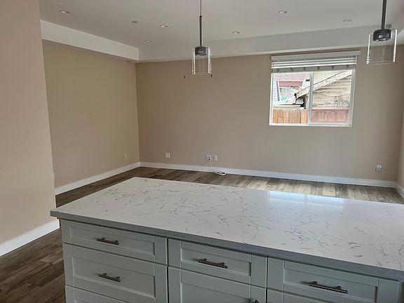 2nd image of 1422 N Mariposa Ave #1422