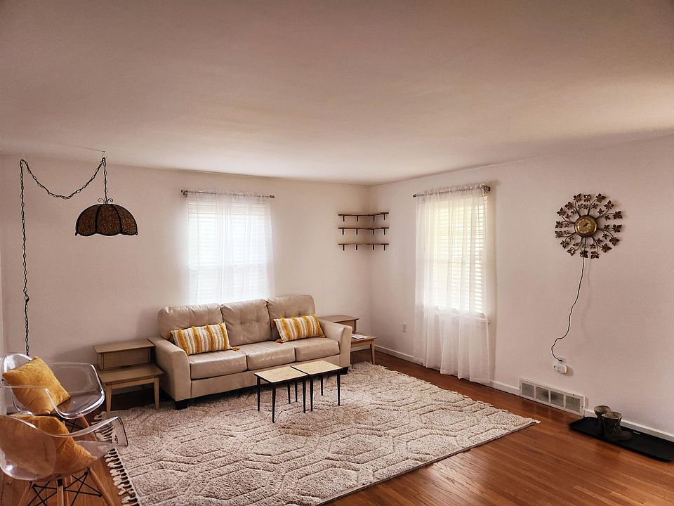 710 Crestwood Dr, Godfrey, IL 62035 Zillow