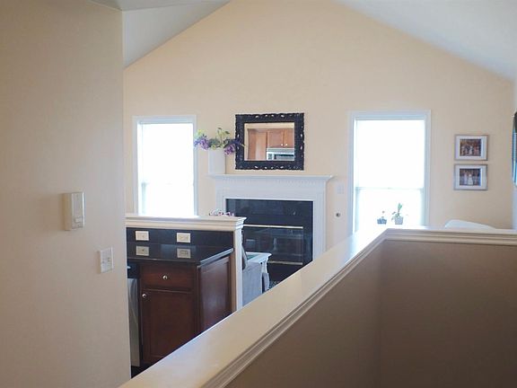 5th image of 3396 Endsleigh Ln