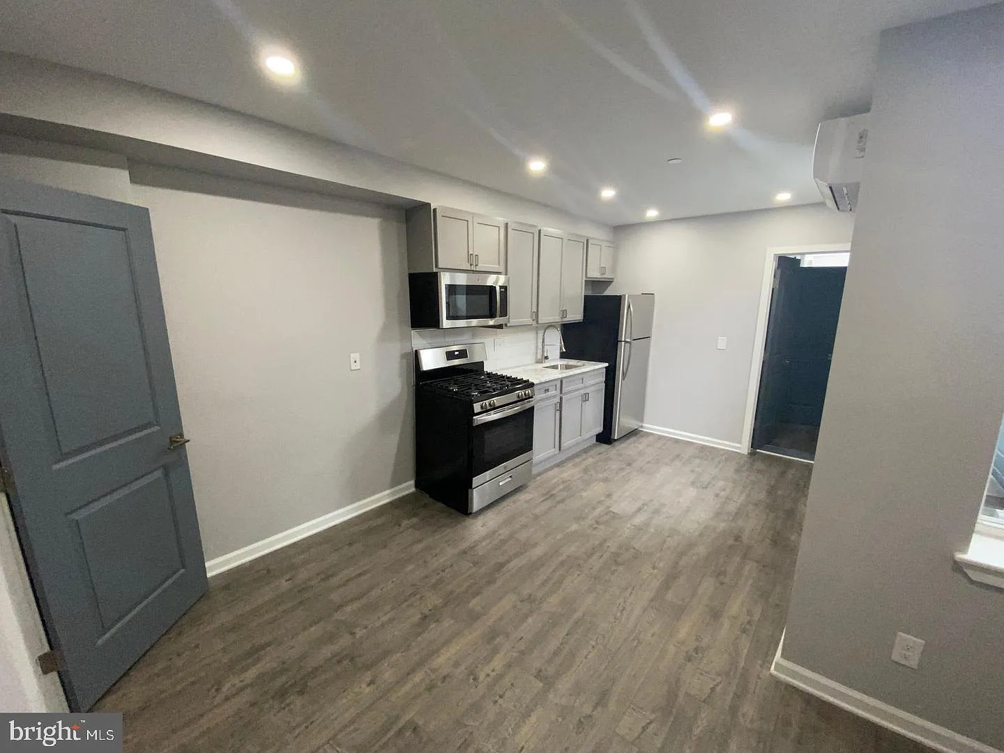 1 bed, 3282 sqft, $1,225 — Photo 1
