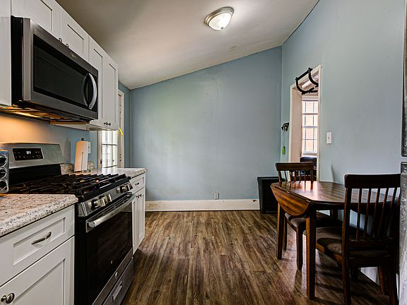 2nd image of 1281 Farmdale Ave