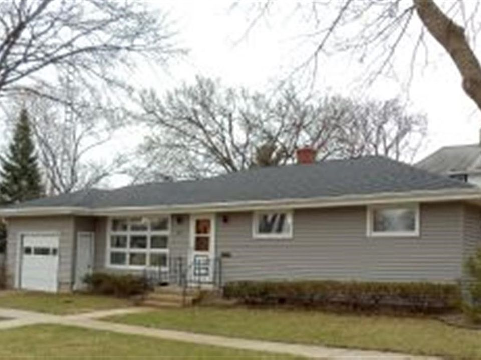 1st image of 813 Janette St