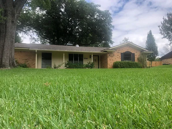 1700 Sterling Dr, Tyler, TX 75701