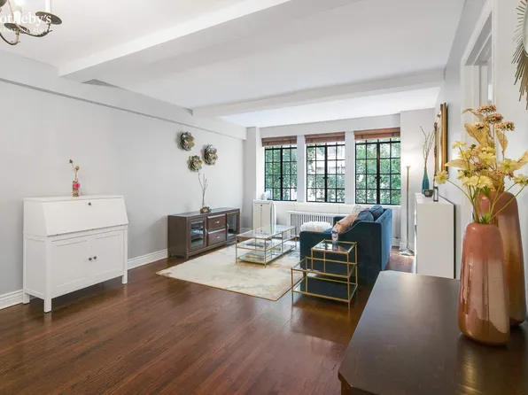 321 East 43rd Street image 2 of 12