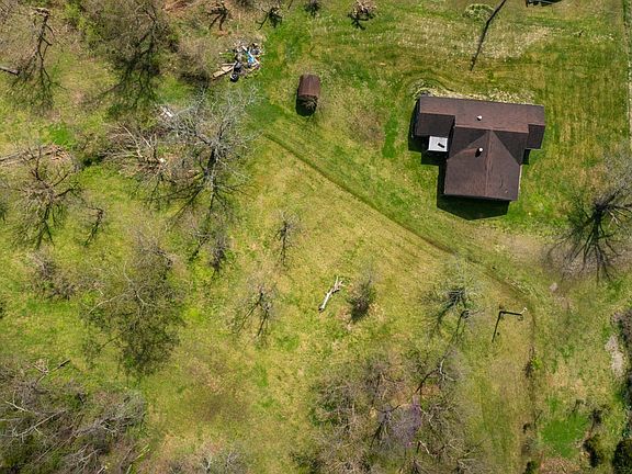 4th image of 1699 McCormick Rd