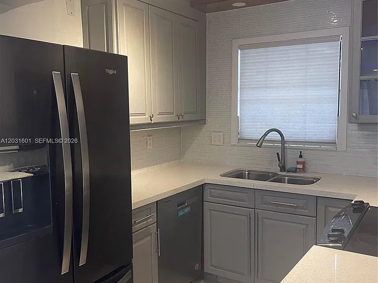7505 SW 82nd St #212 — Photo 6