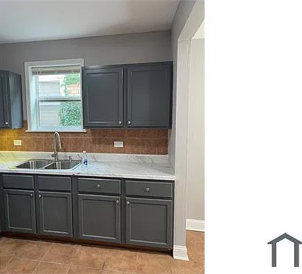 3 bed, 851 sqft, $1,495 — Photo 2